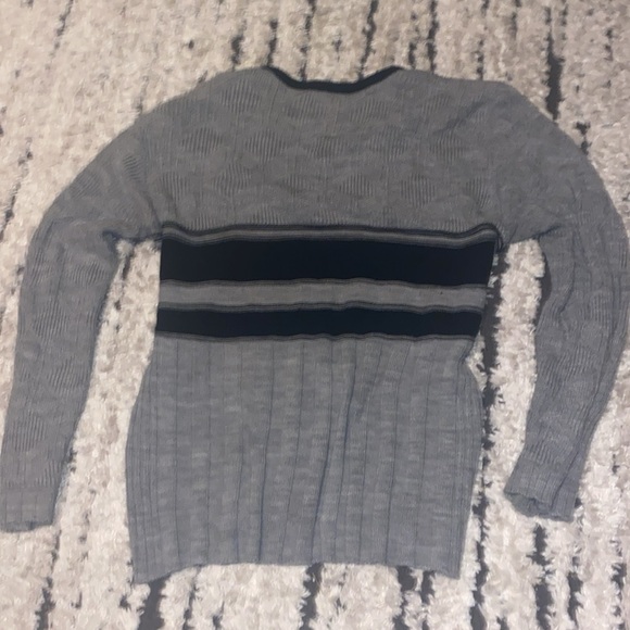 Grey and black long sleeve pull over sweater size M in women’s - Picture 2 of 3